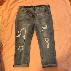 BRAND NEW FASHION NOVA RIPPED MOM JEANS